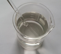 Un buen precio. Bajo olor Bajo COV Alta adherencia y transparencia Resina antideslizante a base de agua Brillante resistente a altas temperaturas para cartón en línea