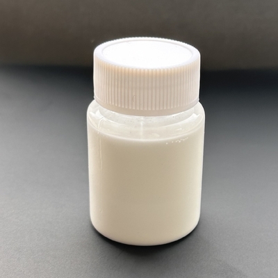 Un buen precio. Buena lubricación Emulsión de parafina económica antiadherente utilizada para impermeabilizar textiles y papel especial en línea