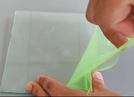 Un buen precio. Revestimiento de superficie desmontable a base de agua con buena resistencia al agua para proteger los muebles en línea