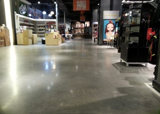 Un buen precio. El uno mismo que seca altas capas del piso de la dureza, desliza la capa resistente del piso en línea